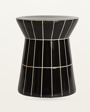 Mesa auxiliar de cerámica negra brillante de Kodu Home Design