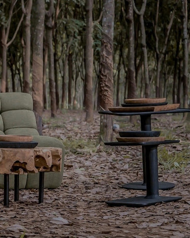 Mesa auxiliar KALAK de teca reciclada negra — detalle 7