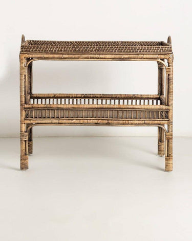 Mesa auxiliar rectangular de ratán vista lateral