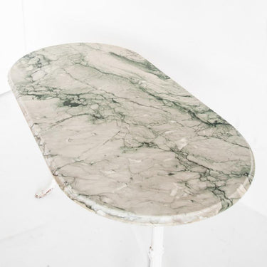 Detalle del veteado verde del tablero de mármol