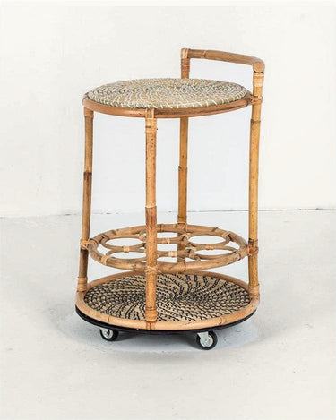 Mesa camarera de ratán