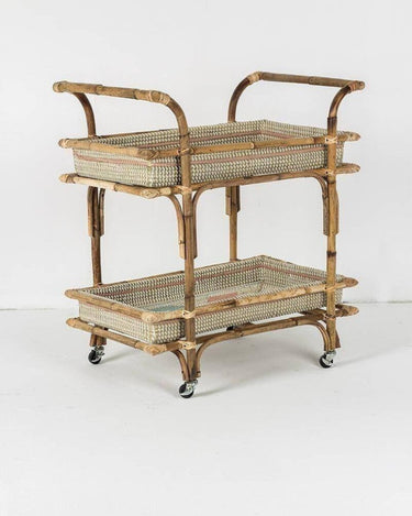 Mesa camarera de ratán con ruedas vista lateral