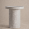 Mesa de centro de cemento beige y madera DM de Vical ante pared topo claro