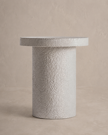 Mesa de centro de cemento beige y madera DM de Vical ante pared topo claro