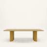 Mesa de Gabrielle Paris, silueta y acabado de mesa de comedor rectangular de madera lacada ámbar