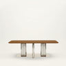 Mesa de Gabrielle Paris, silueta y acabado de mesa de comedor rectangular en teca