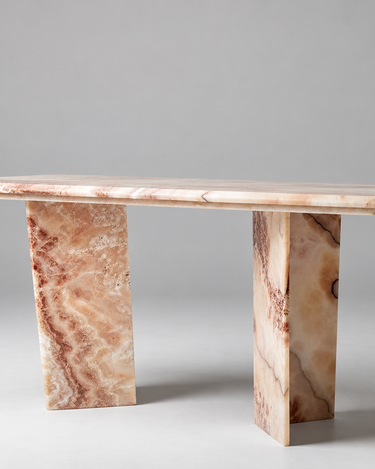 Mesa de ónix rosa, vista lateral del sobre y sus apoyos