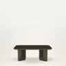 Mesa de centro Thelma de madera lacada caqui de Gabrielle Paris, vista frontal