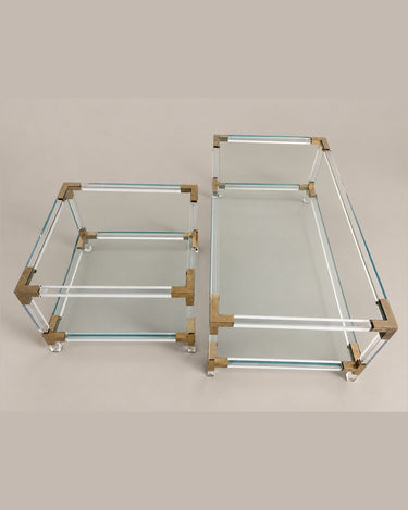 Mesa de centro transparente de dos niveles — mesa rectangular junto a mesa cuadrada no incluida