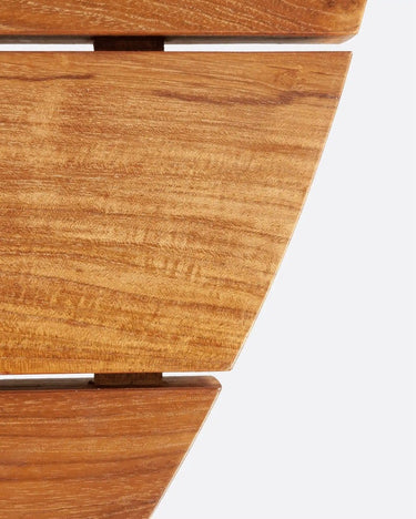 Mesa comedor JATI Dareels en ambiente exterior