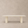 Mesa de comedor Victoire rectangular lacada en crema de Gabrielle Paris, vista frontal en estudio