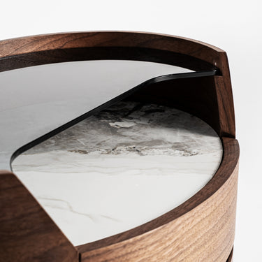 Mesita de noche de madera marrón, cristal y cerámica de Vical, cristal y cerámica de Vical, detalle del sobre de cristal