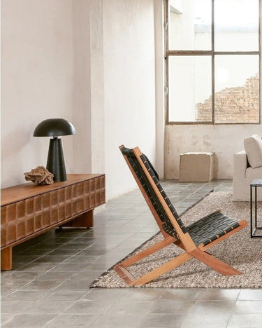 Mueble RIJAL Dareels detalle de talla en teca