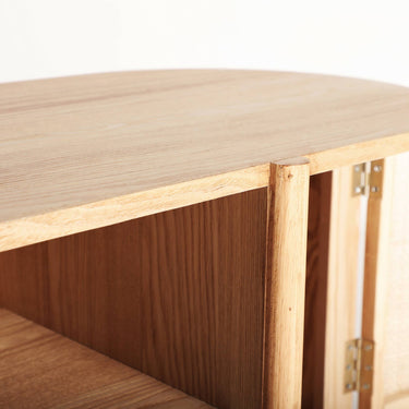 Mueble para TV de formato alargado en marrón