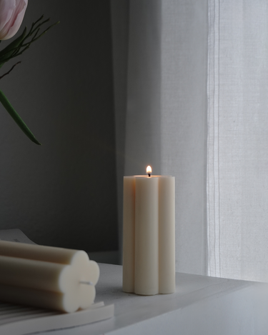 Vela escultórica de soja con aroma a vainilla — vista 2 · ONRUS Candles