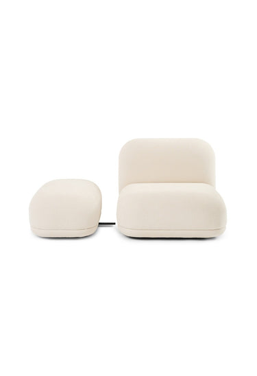 relación entre material y forma de otomana rizo crema de Gabrielle Paris