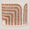 Pantalla de algodón con arcos en tono terracota de âme philo, pantalla aislada, vista frontal