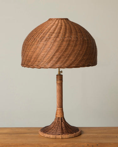 Pantalla de Mahe Homeware: pantalla con base estrecha de mesa no incluida.