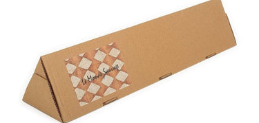 Papel pintado Diamond de papel de arroz en ocre y crudo · 4 m² de Le Monde Sauvage, presentado en su caja triangular