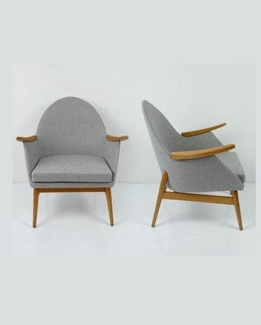 Detalle de sillones cocktail escandinavos vintage en gris