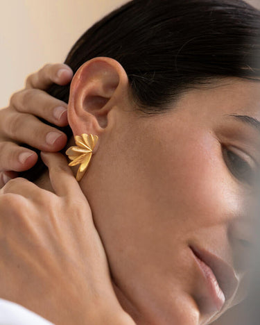 Pendientes elegantes dorados