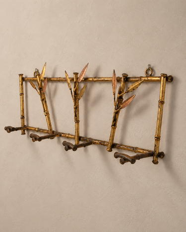 Perchero dorado vintage de pared en metal efecto bambú de Matuta Home, vista general