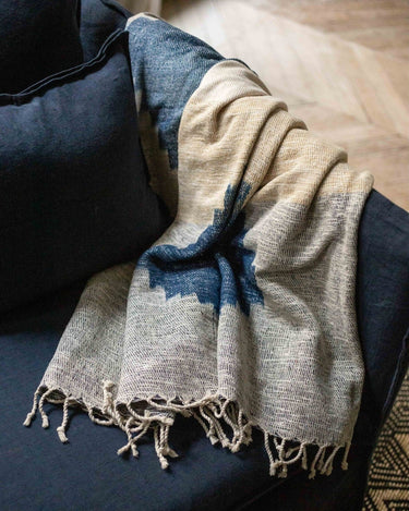 Plaid de seda y algodon Ikat artesanal con flecos Caravane
