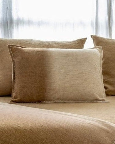Plaid et coussins Bed and Philosophy vus en détail