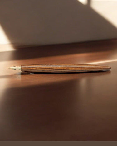 Pluma de madera de roble e+m Holzprodukte
