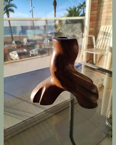 Otra vista completa del portavelas de madera