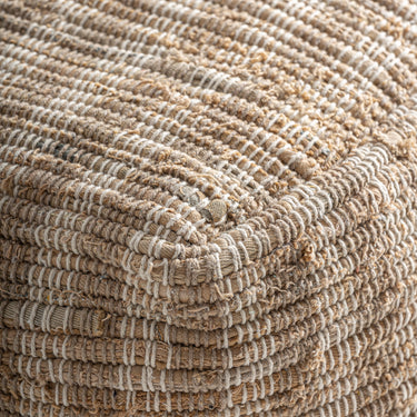 Detalles de pufs de algodón beige de Vical, detalle de la trama de algodón beige