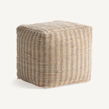 Puf mediano de algodón beige de Vical, vista en tres cuartos