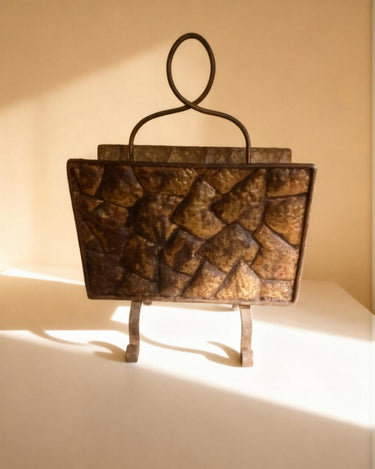 Revistero de Hierro Forjado Brutalista