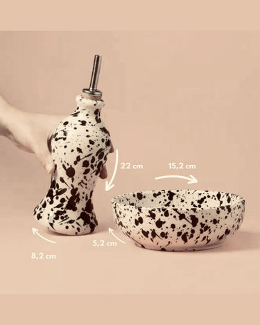 Assiette râpe et huilier pour un petit-déjeuner andalou