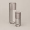 Set de 2 macetas Fenja taupe con soporte vertical de Broste Copenhagen
