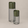 Set de 2 macetas Fenja verdes con soporte vertical de Broste Copenhagen