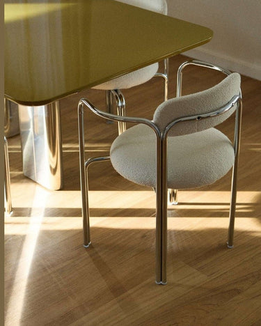Vista 6 de silla de acero cromado con tapizado bouclette blanco de Gabrielle Paris