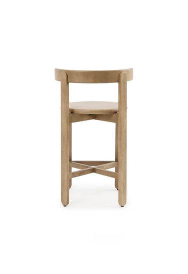 acabado y tono de silla alta de madera natural de Gabrielle Paris