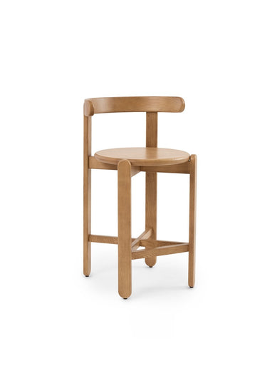 encuentro entre estructura y acabado de silla alta de madera en teca de Gabrielle Paris