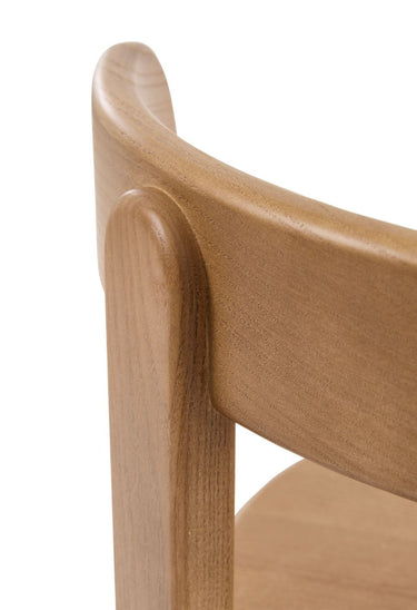 textura del material de silla alta de madera en teca de Gabrielle Paris