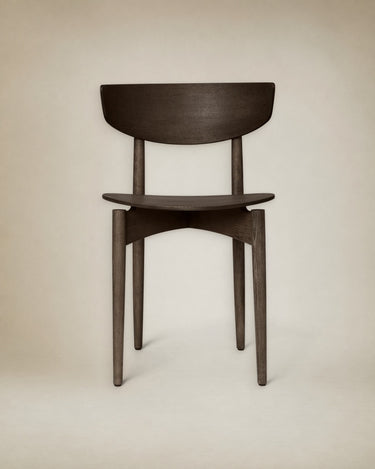 Textura de silla de comedor Herman de haya oscura