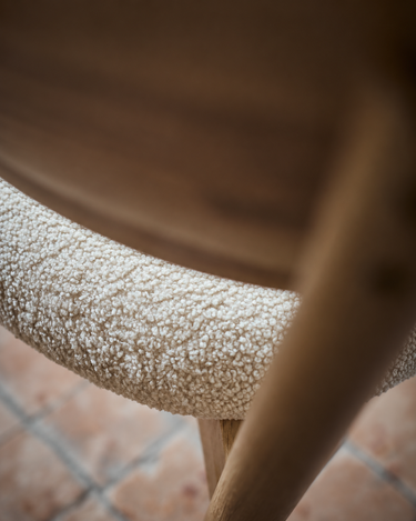 Primer plano de la textura del bouclé arena del asiento