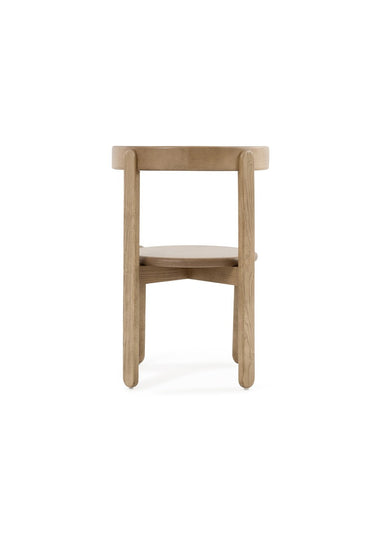 acabado y tono de silla de fresno natural de Gabrielle Paris