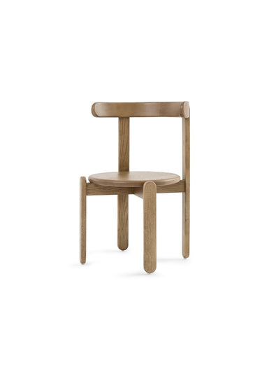 relación entre material y forma de silla de fresno natural de Gabrielle Paris