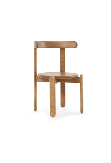 encuentro entre estructura y acabado de silla de fresno en teca de Gabrielle Paris