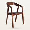 Silla de haya marrón con respaldo envolvente de Kodu Home Design