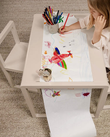 Detalle de silla infantil beige