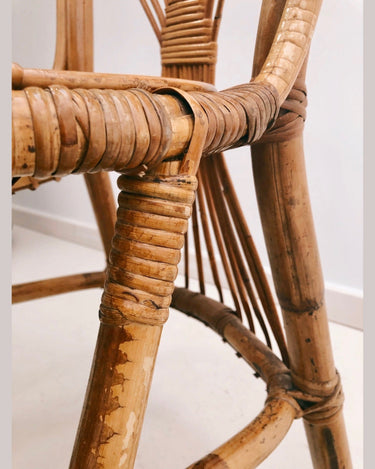 Detalle de la estructura de la silla de bambú