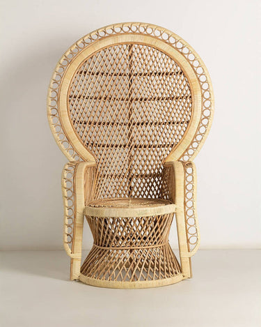 Silla peacock de ratán vista lateral