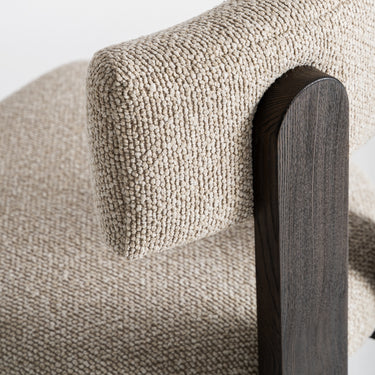 Silla tapizada en poliéster beige y fresno negro de Vical, imagen 7